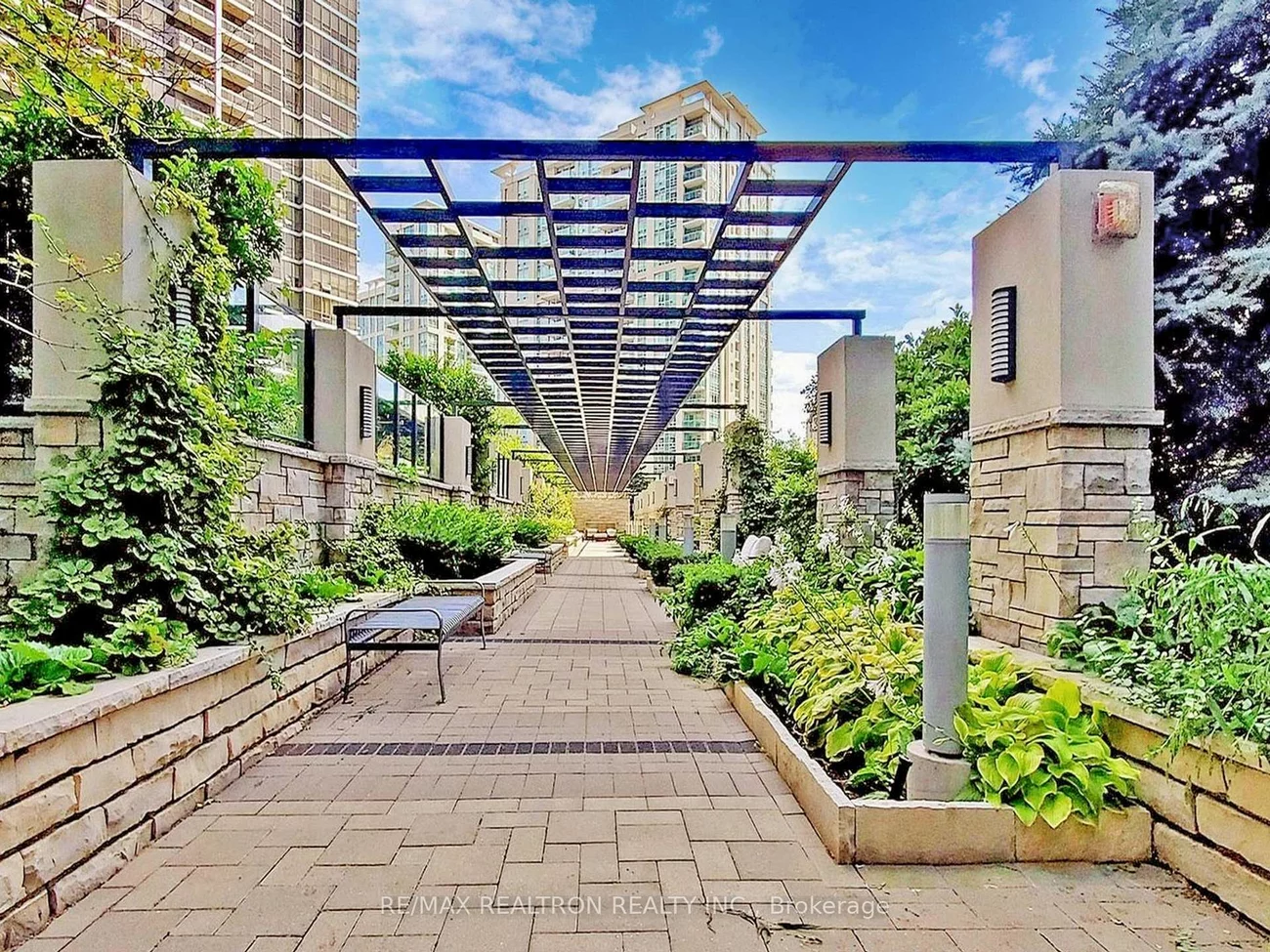 2, Anndale, Willowdale East, Toronto