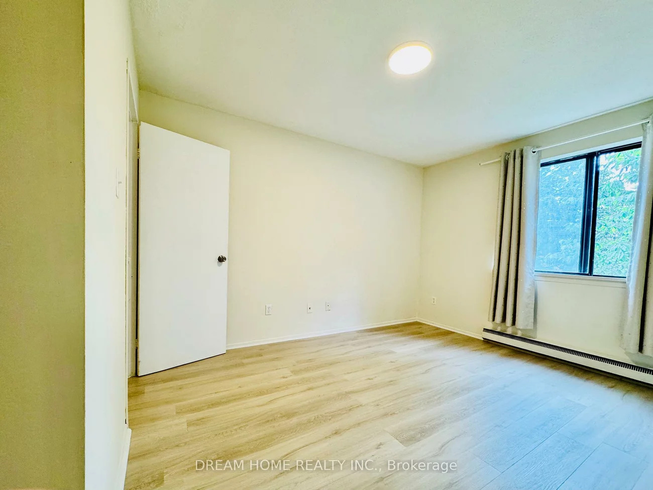 25, Pebble, Hillcrest Village, Toronto