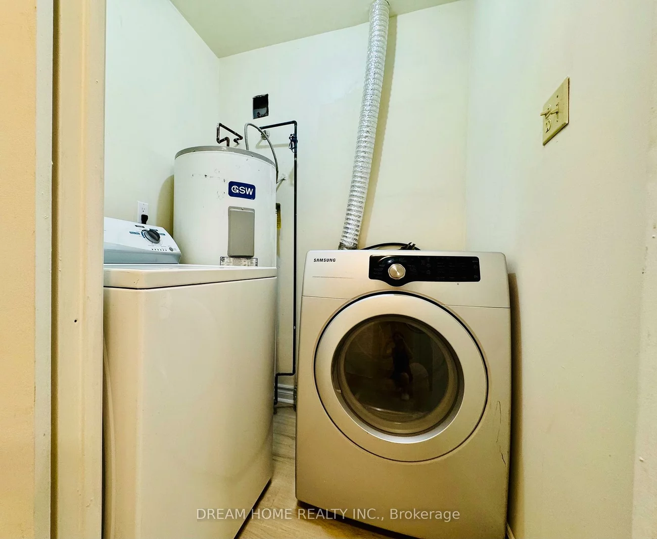 25, Pebble, Hillcrest Village, Toronto
