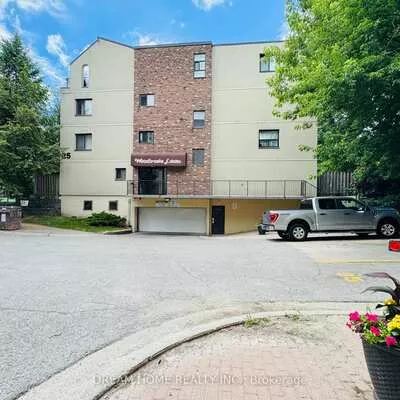 25, Pebble, Hillcrest Village, Toronto