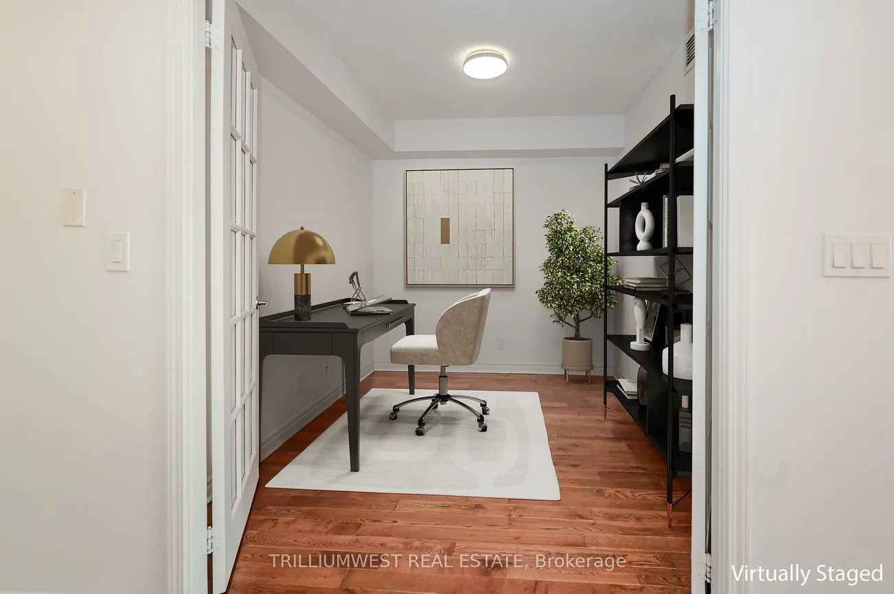 17, Barberry, Bayview Village, Toronto