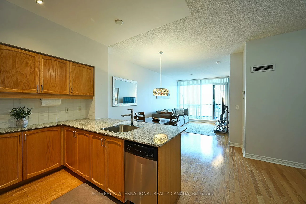 2885, Bayview, Bayview Village, Toronto