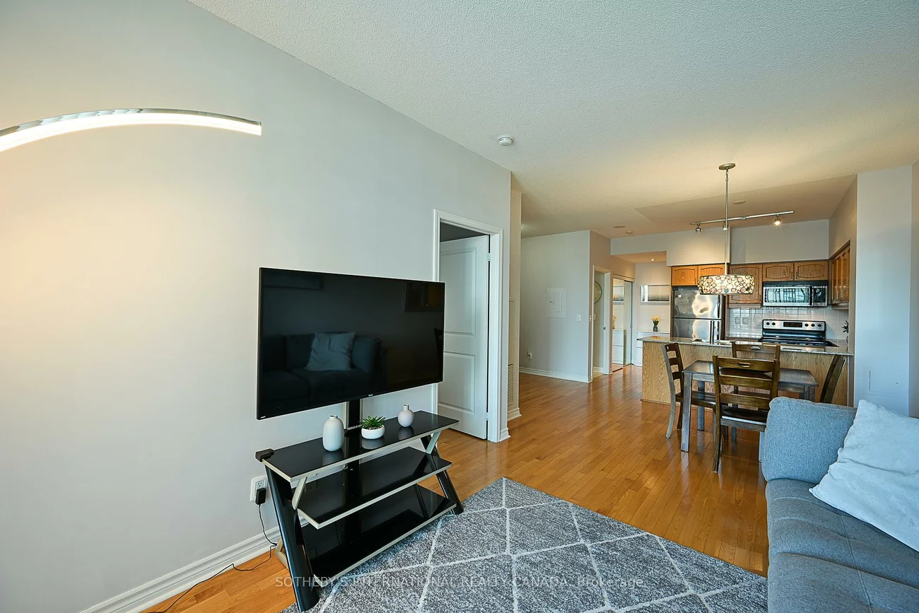 2885, Bayview, Bayview Village, Toronto