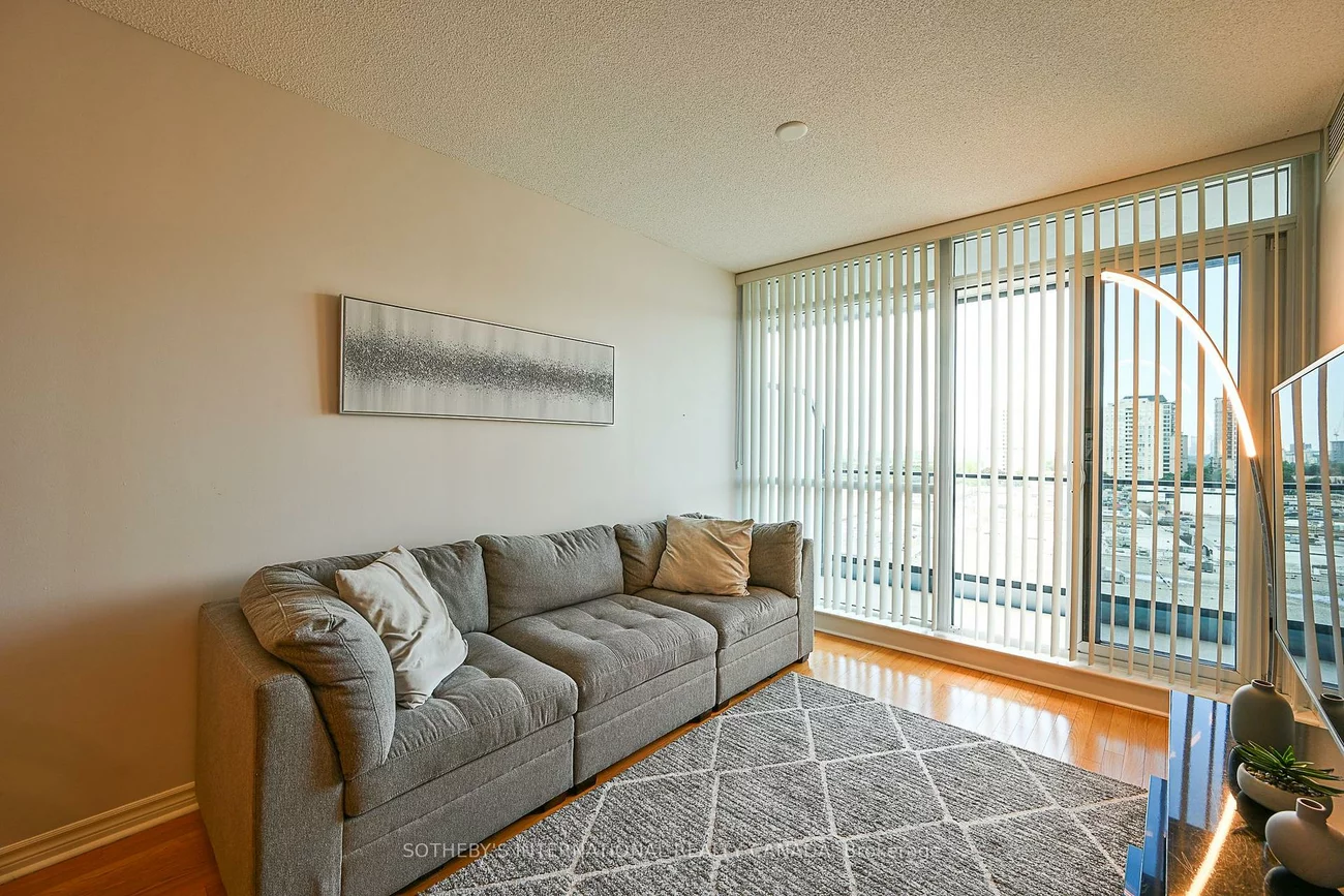 2885, Bayview, Bayview Village, Toronto