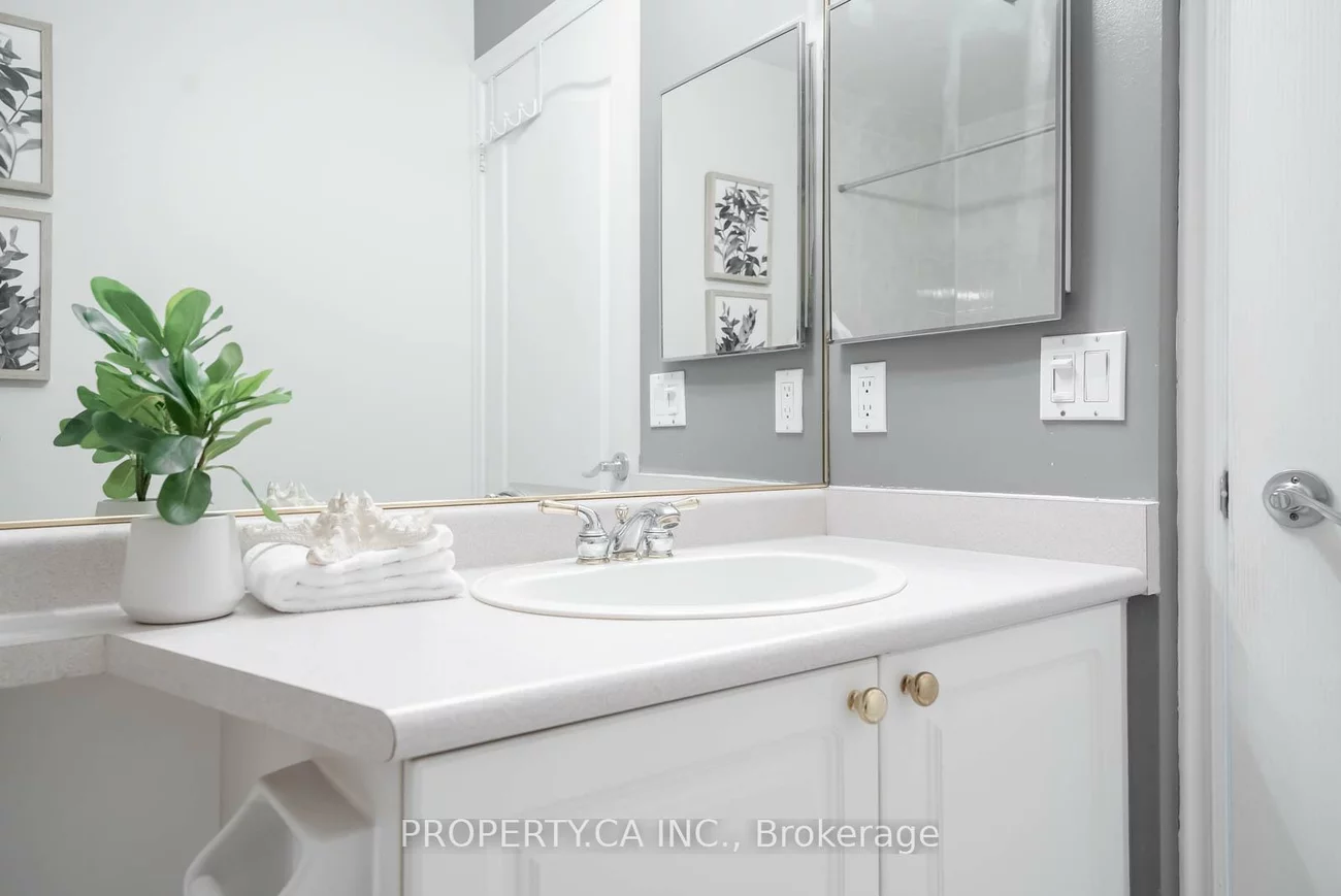 398, Eglinton, Mount Pleasant East, Toronto