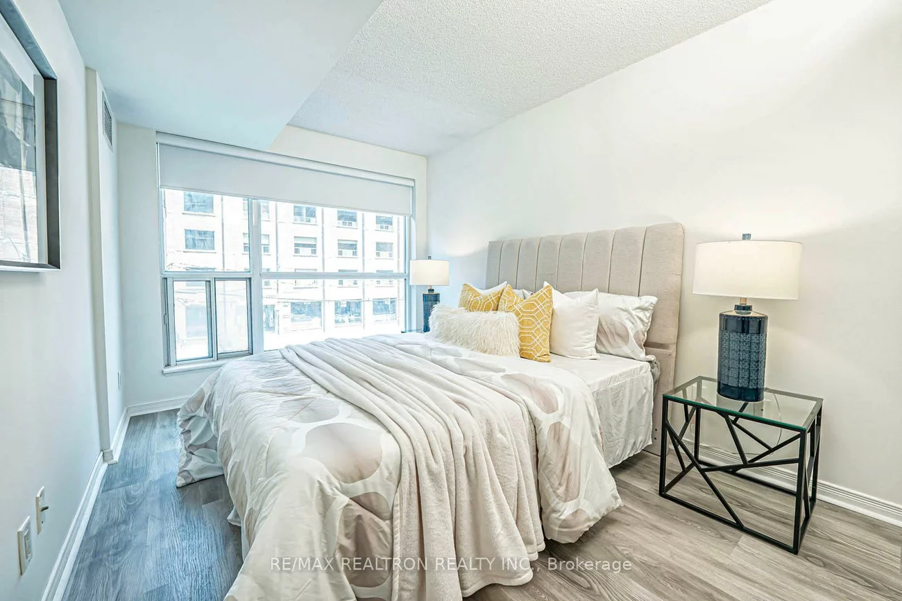230, King, Moss Park, Toronto