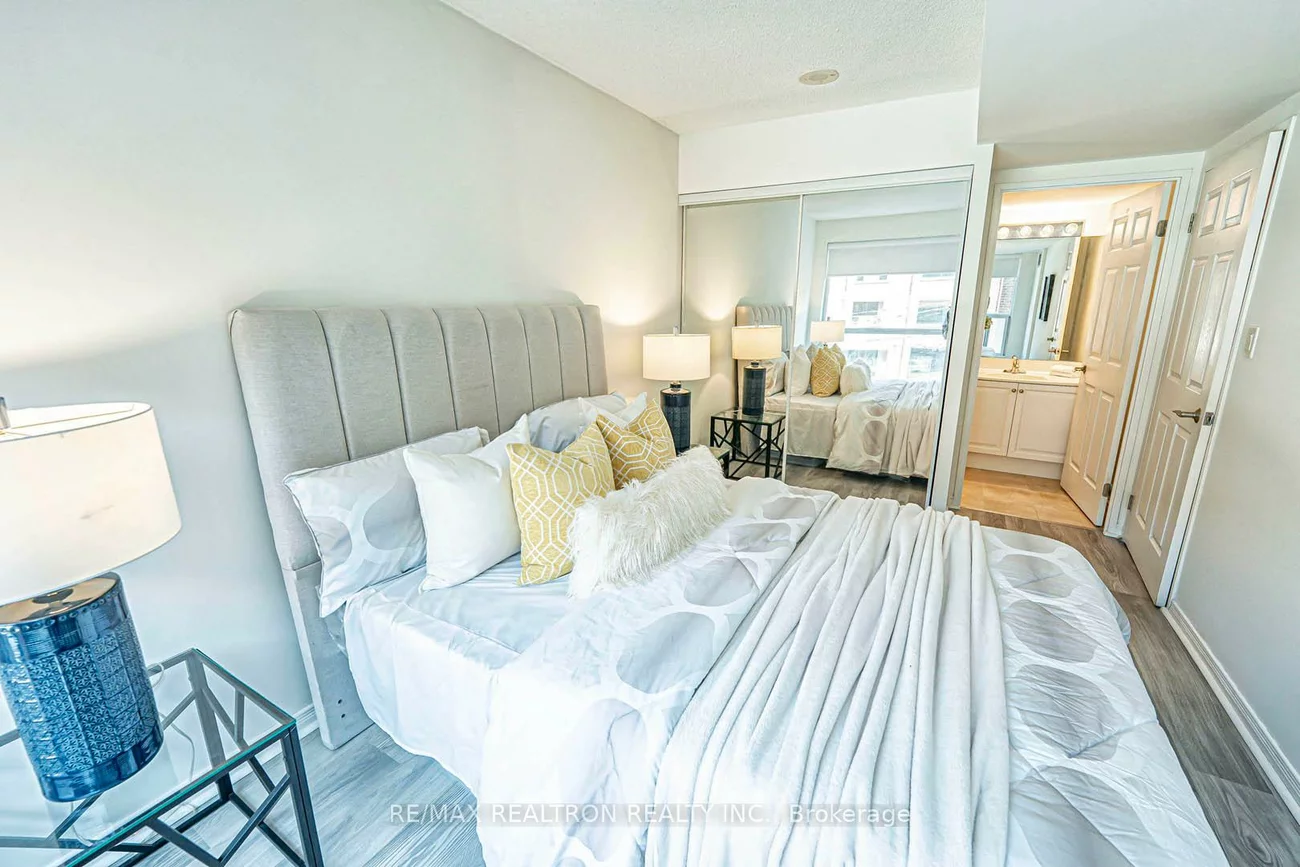 230, King, Moss Park, Toronto