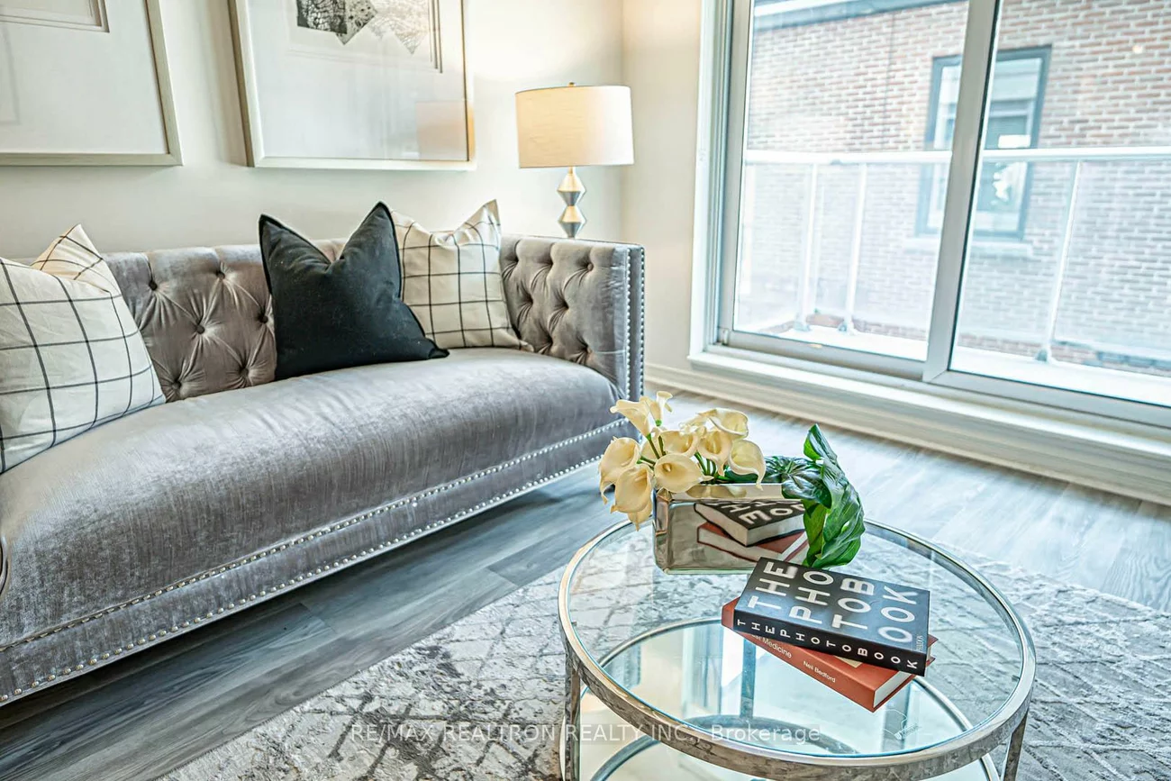 230, King, Moss Park, Toronto