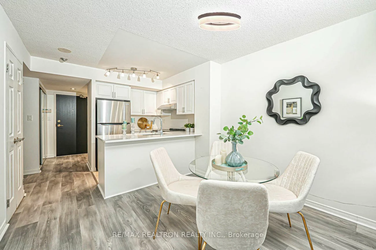 230, King, Moss Park, Toronto