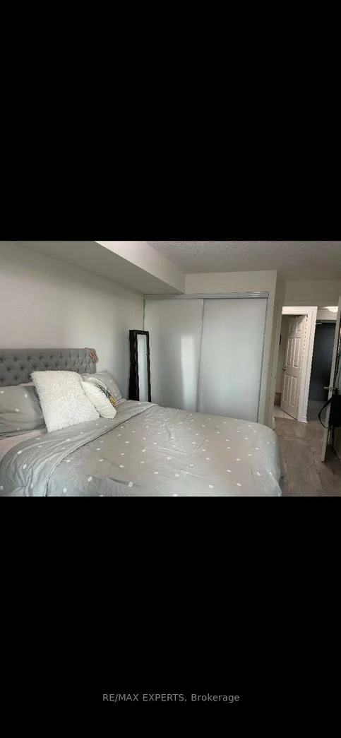 25, Lower Simcoe, Waterfront Communities C1, Toronto