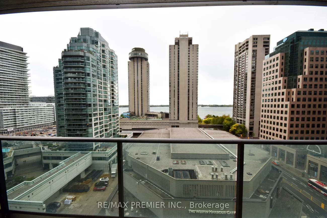 33, Bay, Waterfront Communities C1, Toronto