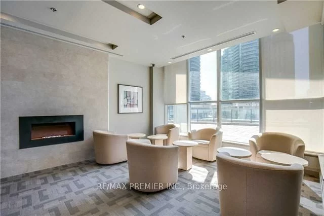 33, Bay, Waterfront Communities C1, Toronto