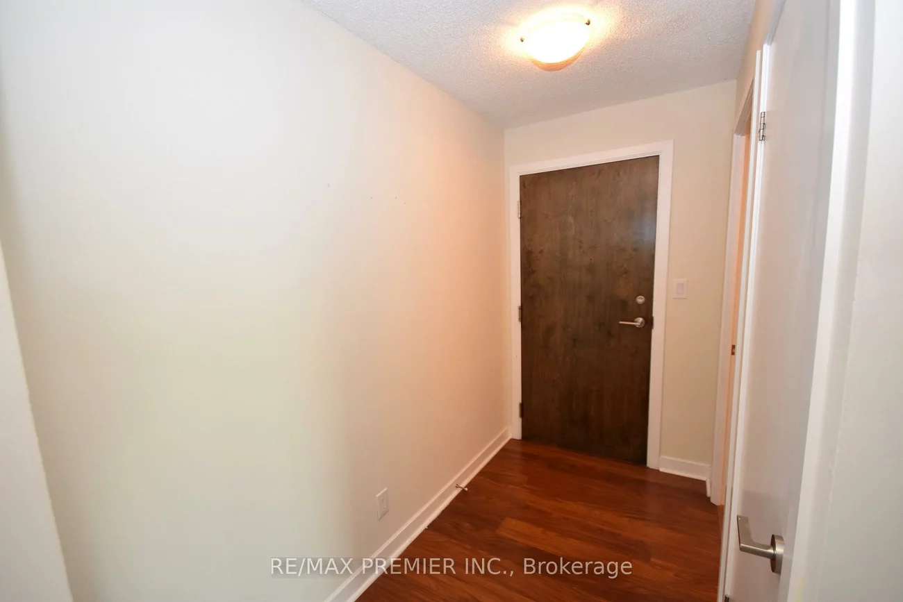 33, Bay, Waterfront Communities C1, Toronto