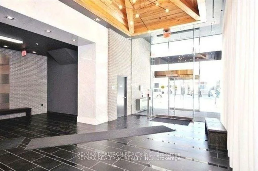210, Simcoe, Bay Street Corridor, Toronto