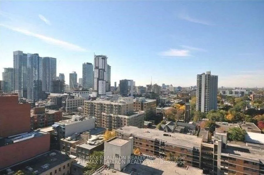 210, Simcoe, Bay Street Corridor, Toronto