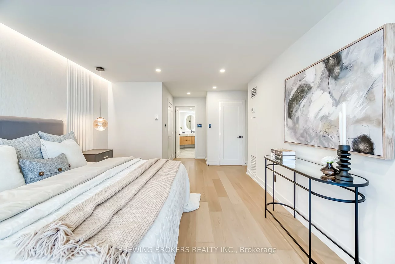 85, Skymark, Hillcrest Village, Toronto