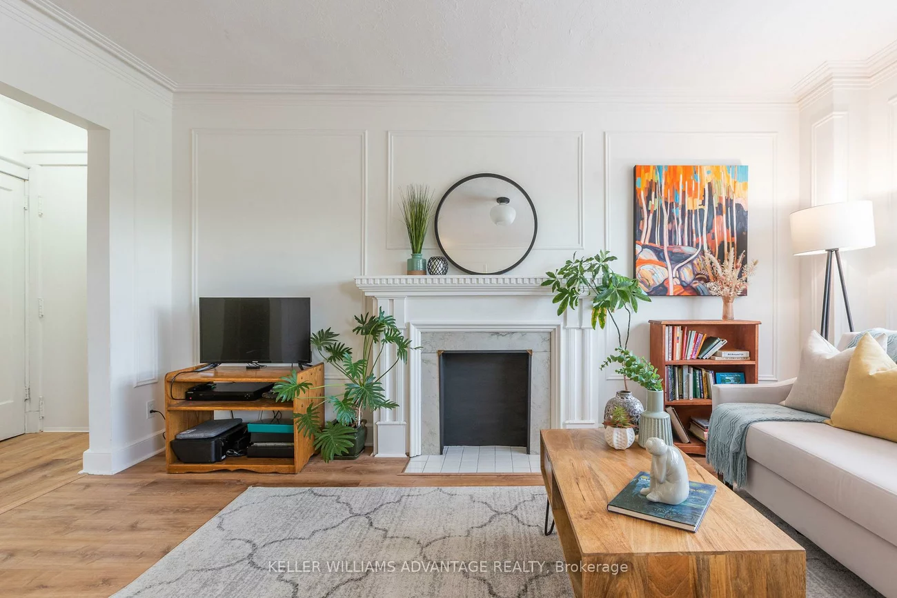 1646, Bathurst, Humewood-Cedarvale, Toronto