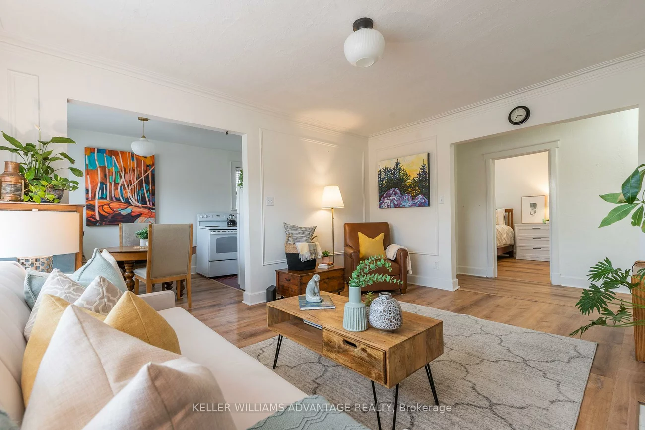 1646, Bathurst, Humewood-Cedarvale, Toronto
