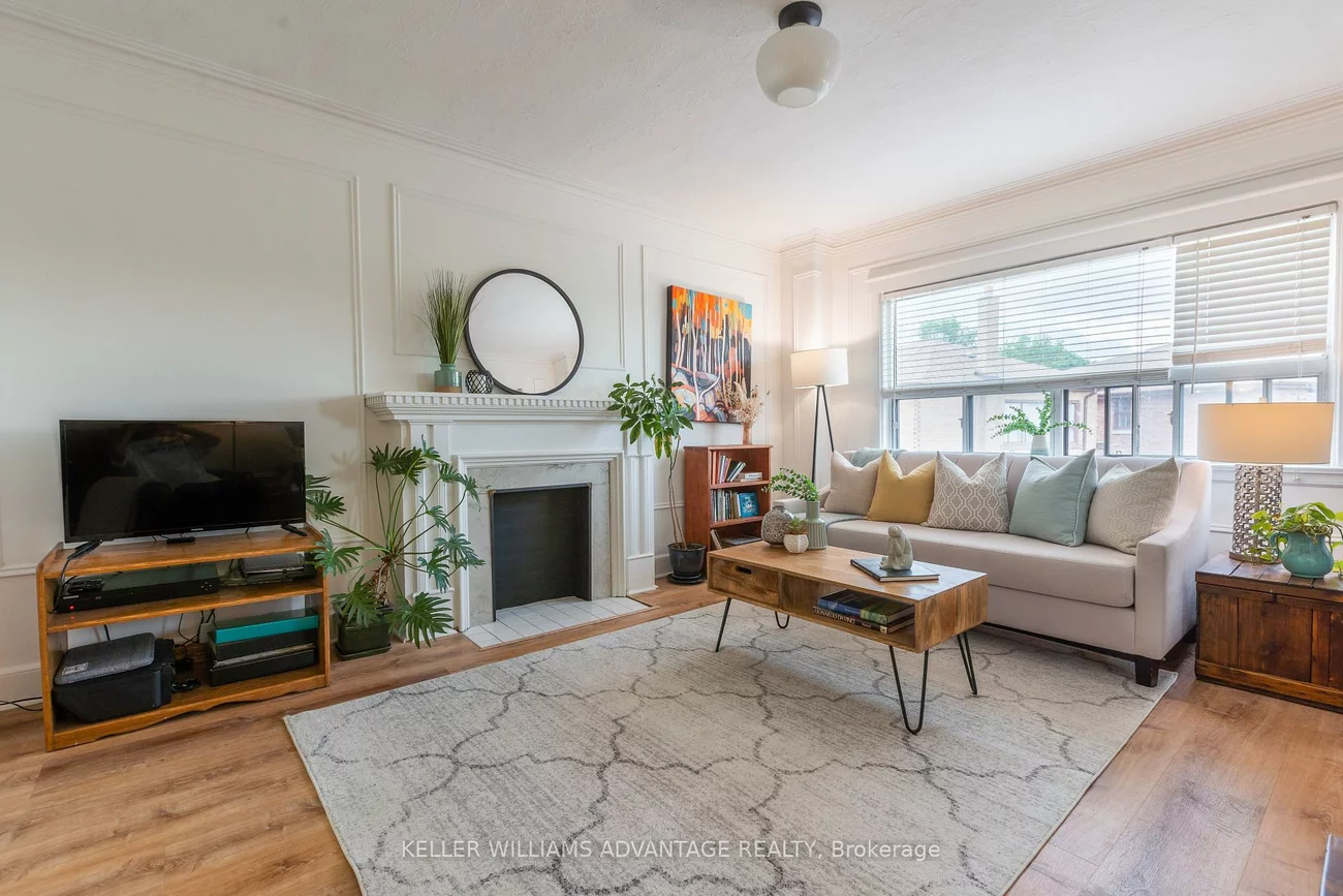 1646, Bathurst, Humewood-Cedarvale, Toronto