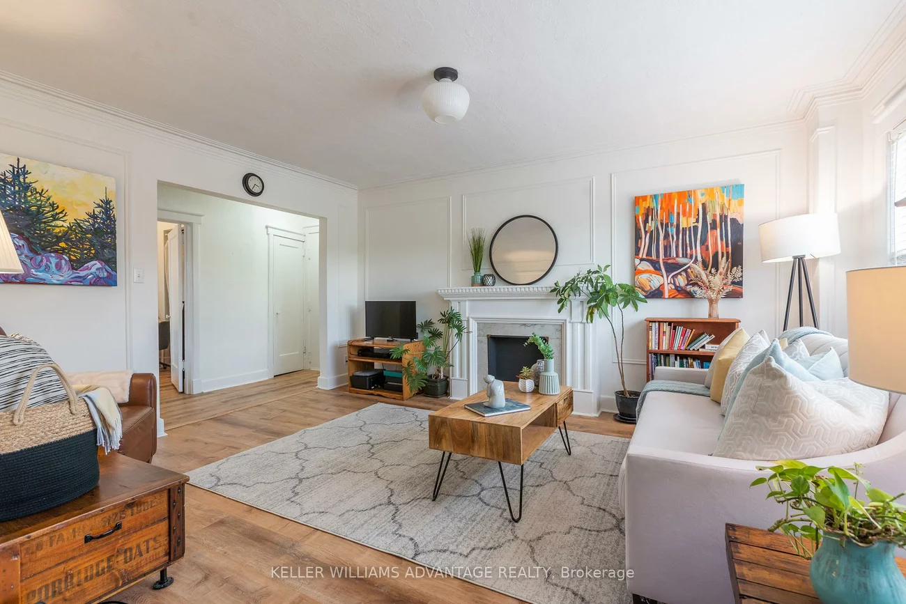 1646, Bathurst, Humewood-Cedarvale, Toronto