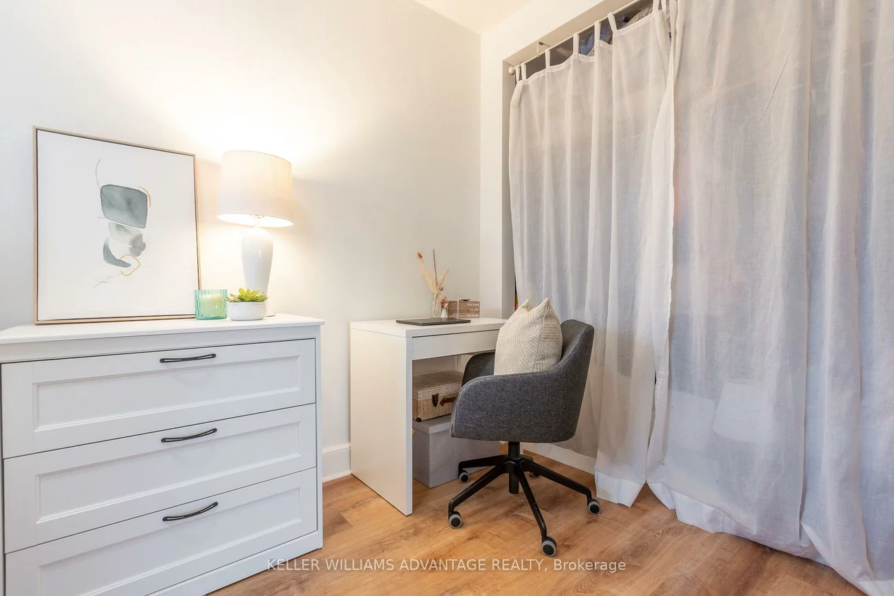 1646, Bathurst, Humewood-Cedarvale, Toronto