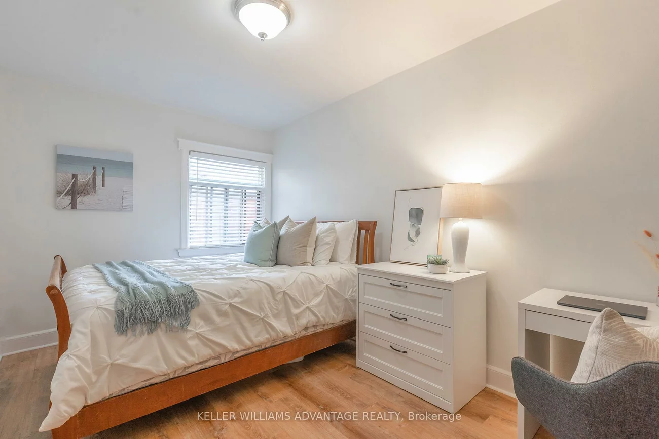 1646, Bathurst, Humewood-Cedarvale, Toronto