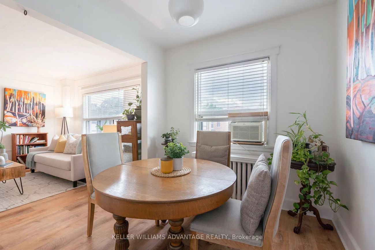 1646, Bathurst, Humewood-Cedarvale, Toronto