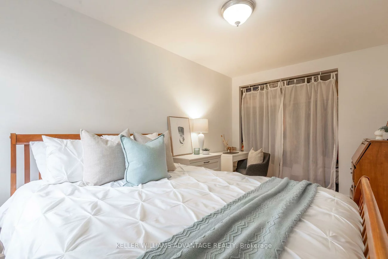 1646, Bathurst, Humewood-Cedarvale, Toronto