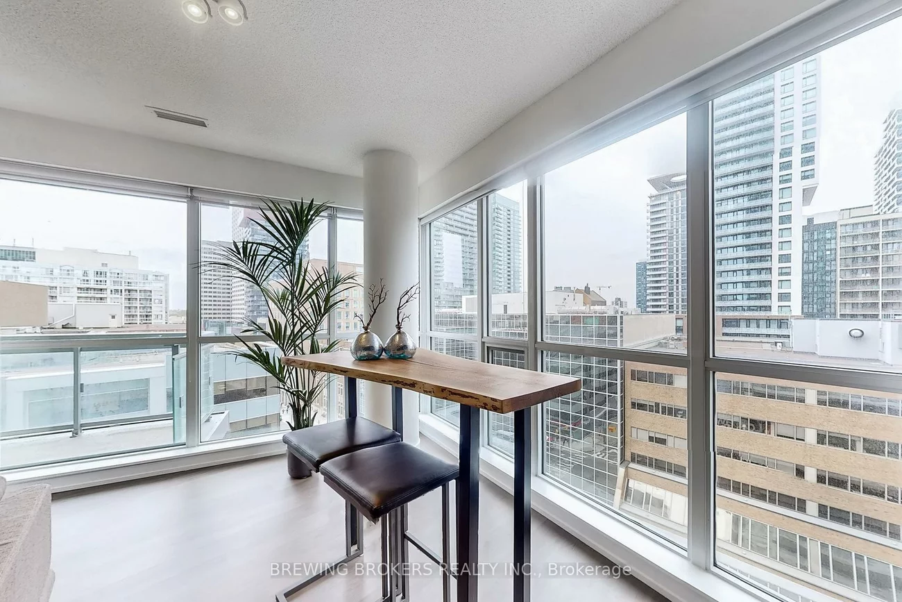89, Dunfield, Mount Pleasant West, Toronto