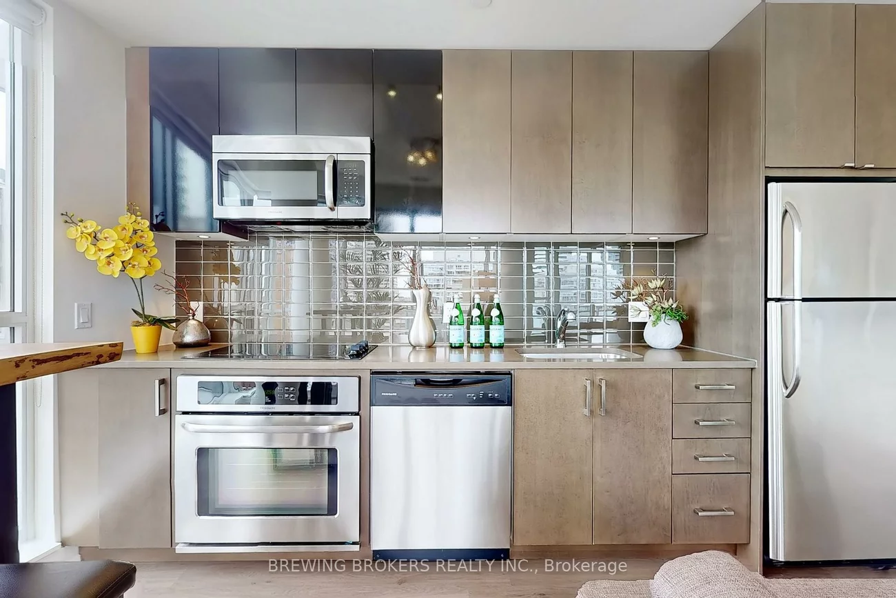 89, Dunfield, Mount Pleasant West, Toronto