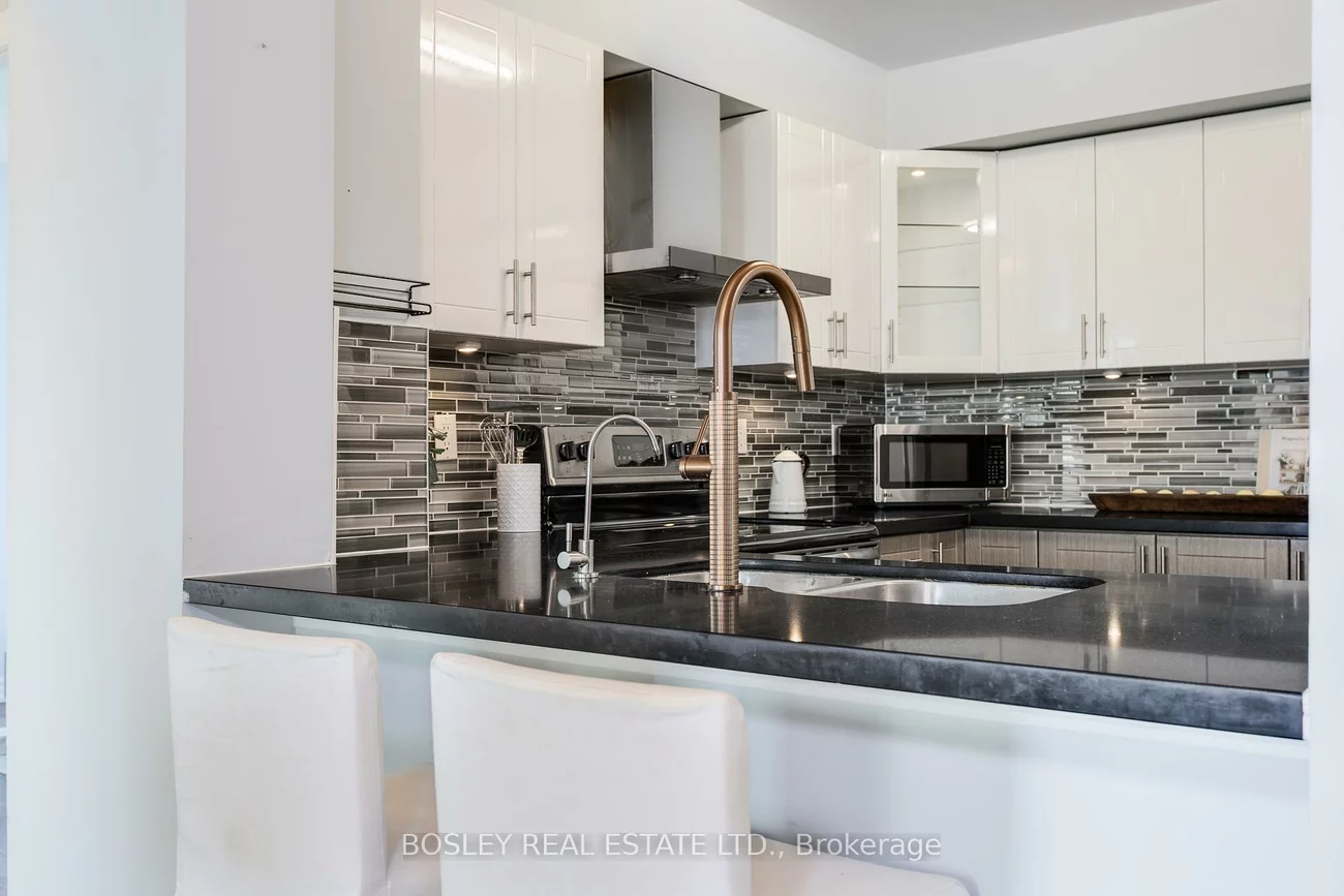 188, Doris, Willowdale East, Toronto