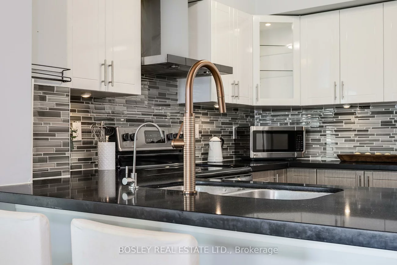 188, Doris, Willowdale East, Toronto