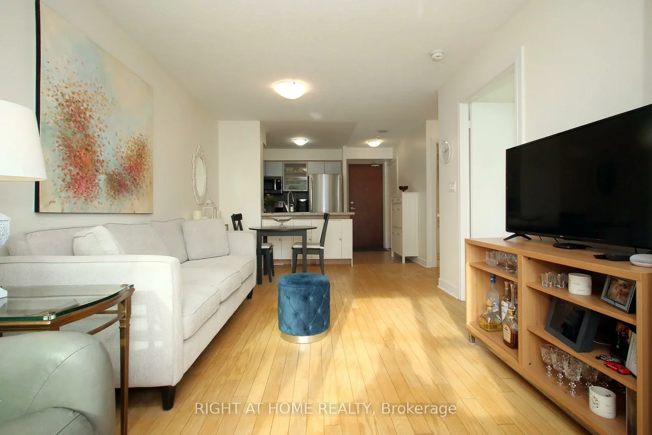 16, Harrison Garden, Willowdale East, Toronto