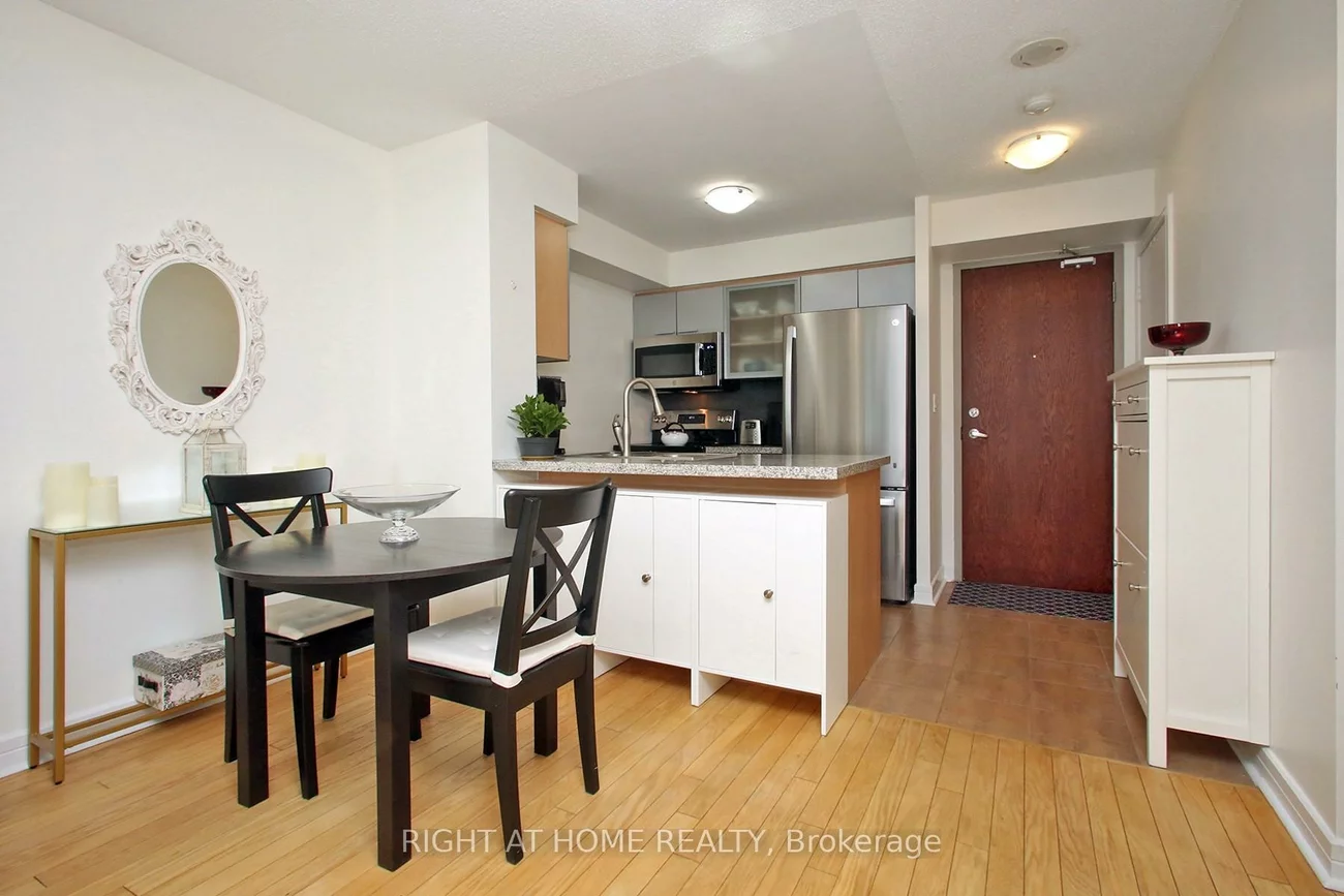 16, Harrison Garden, Willowdale East, Toronto