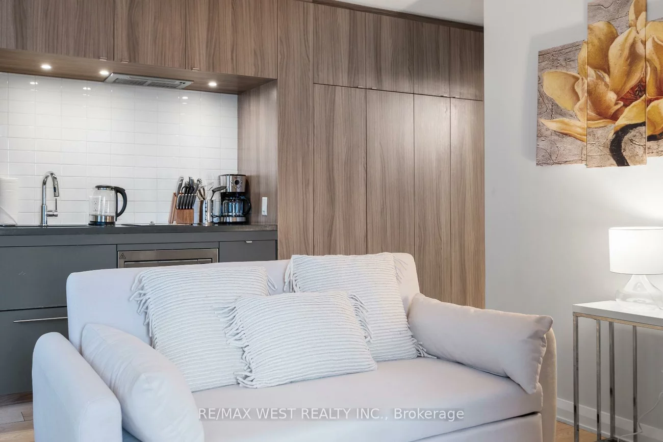 155, Yorkville, Annex, Toronto