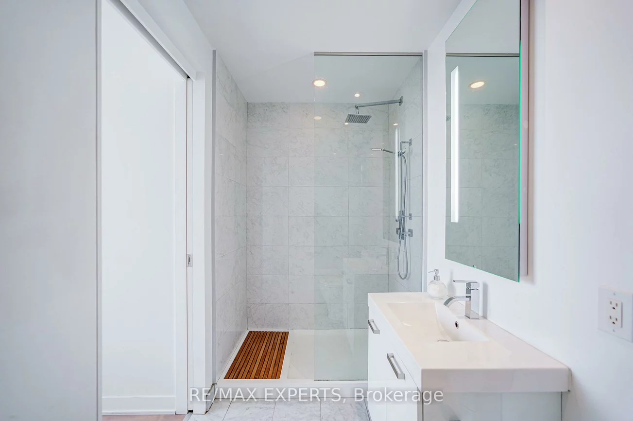 629, King, Waterfront Communities C1, Toronto