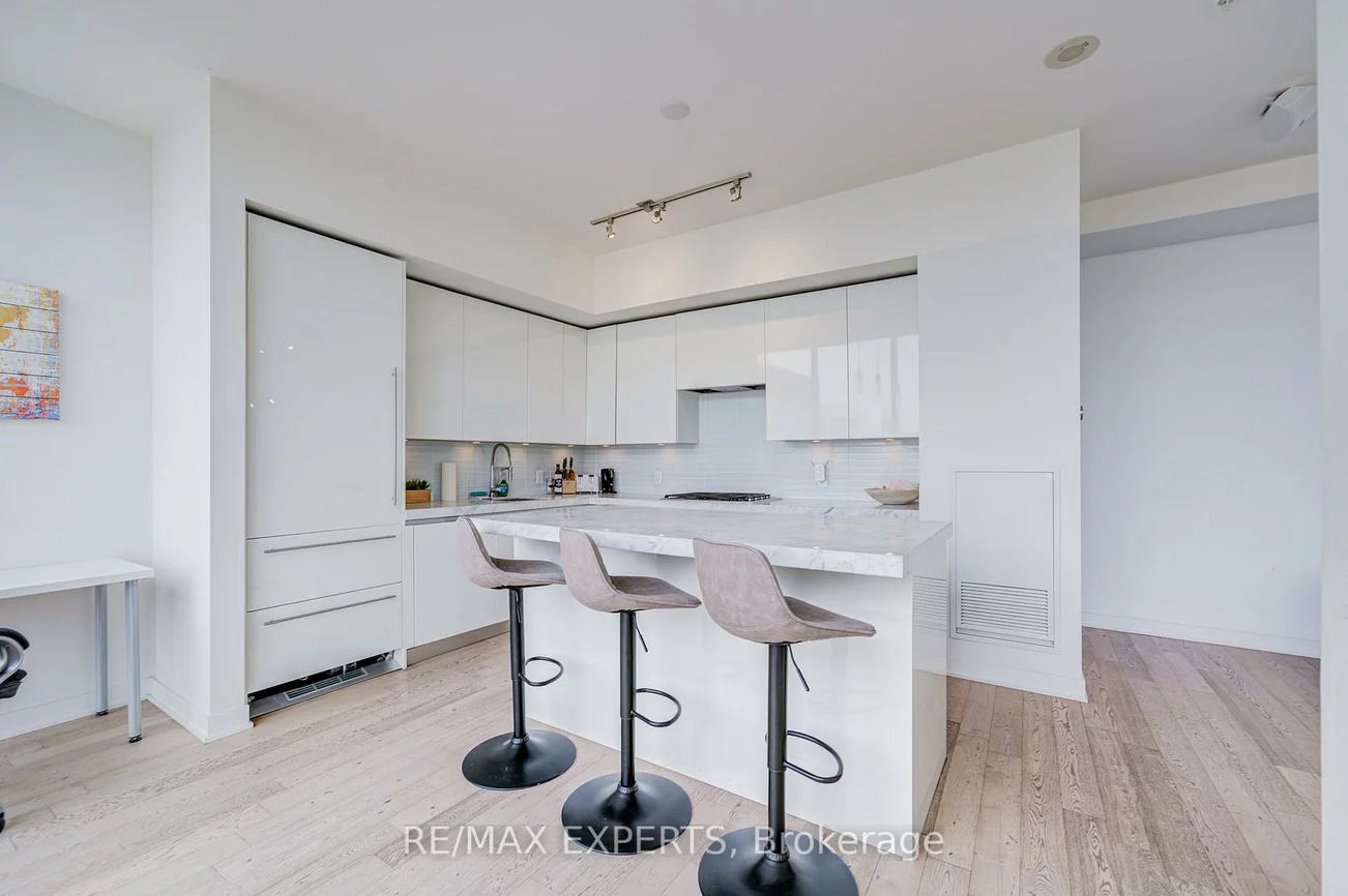 629, King, Waterfront Communities C1, Toronto