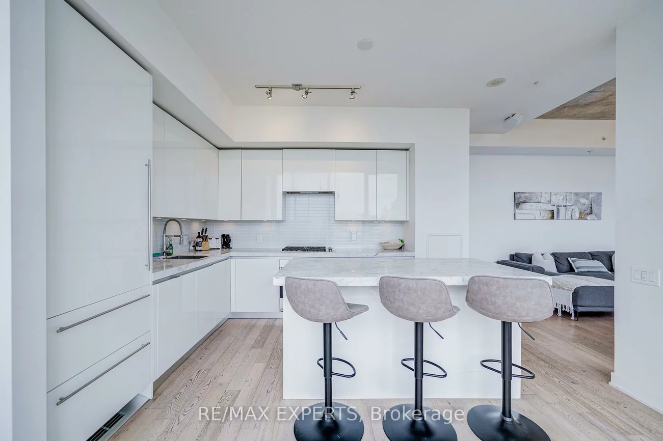 629, King, Waterfront Communities C1, Toronto