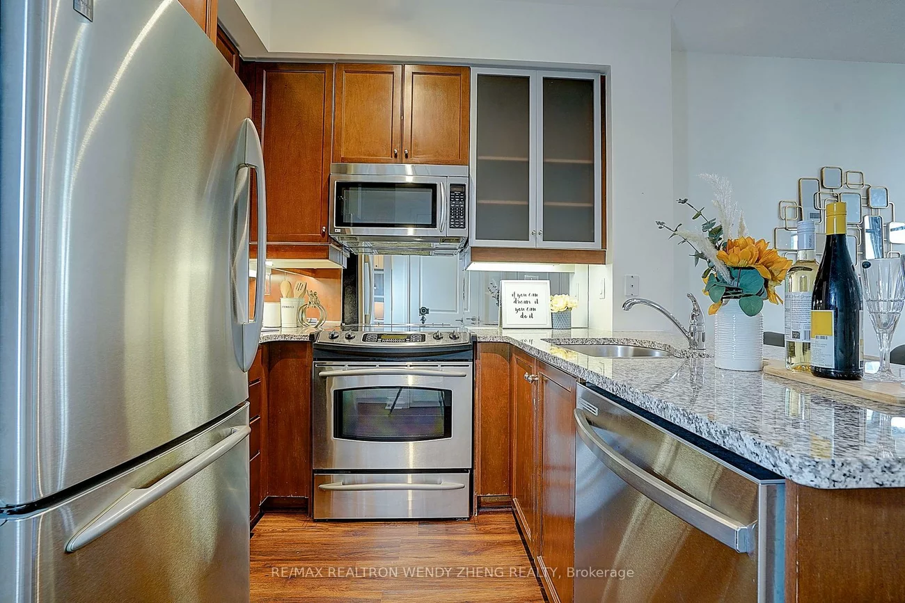 21, Scollard, Annex, Toronto