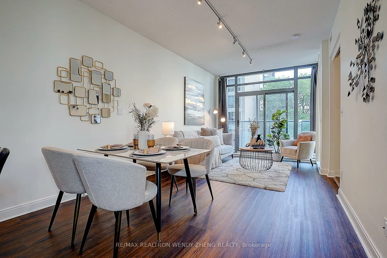 21, Scollard, Annex, Toronto