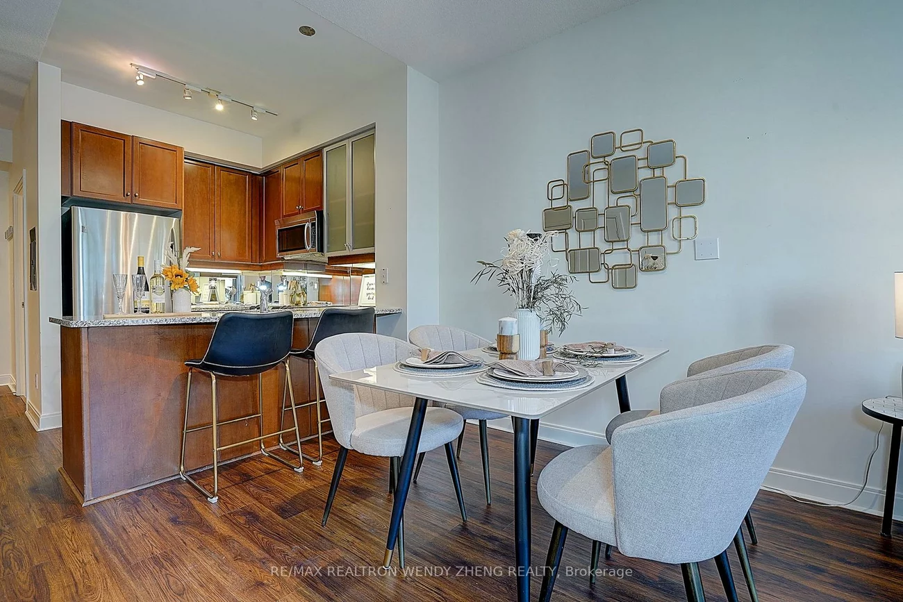 21, Scollard, Annex, Toronto