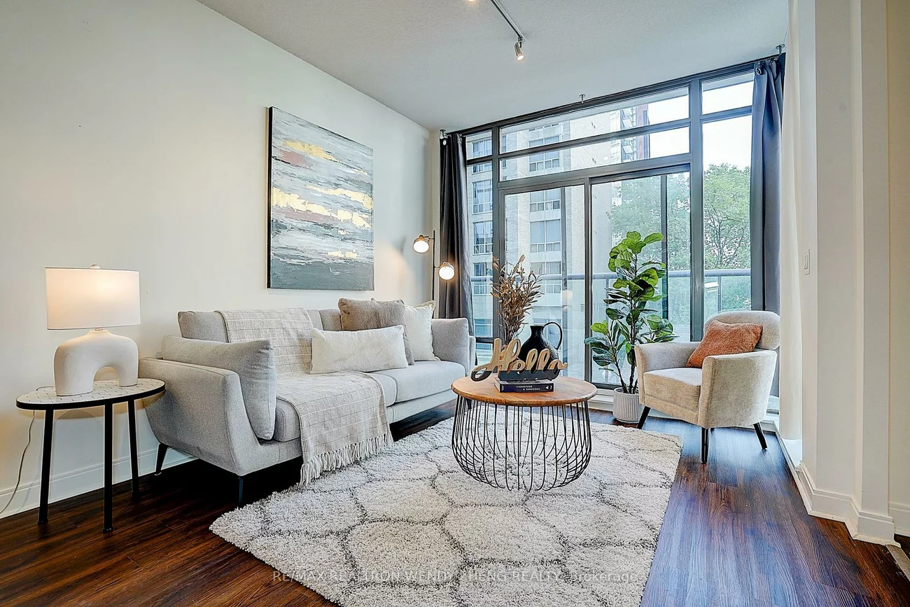 21, Scollard, Annex, Toronto