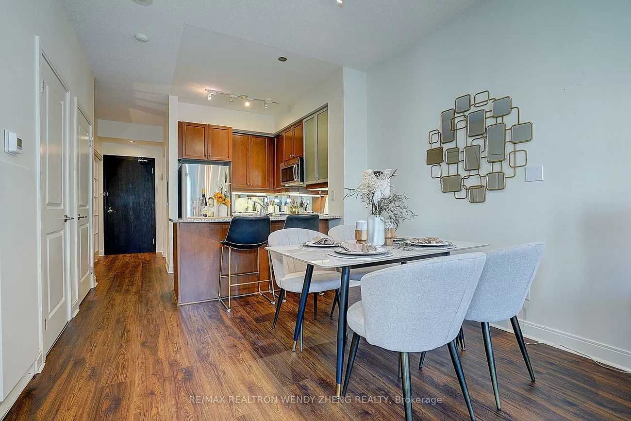 21, Scollard, Annex, Toronto