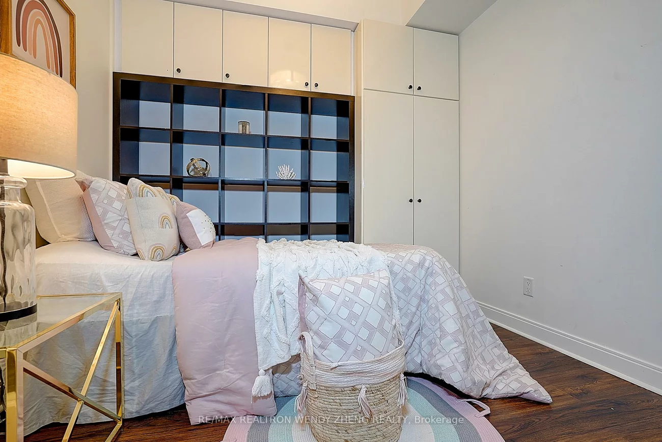 21, Scollard, Annex, Toronto