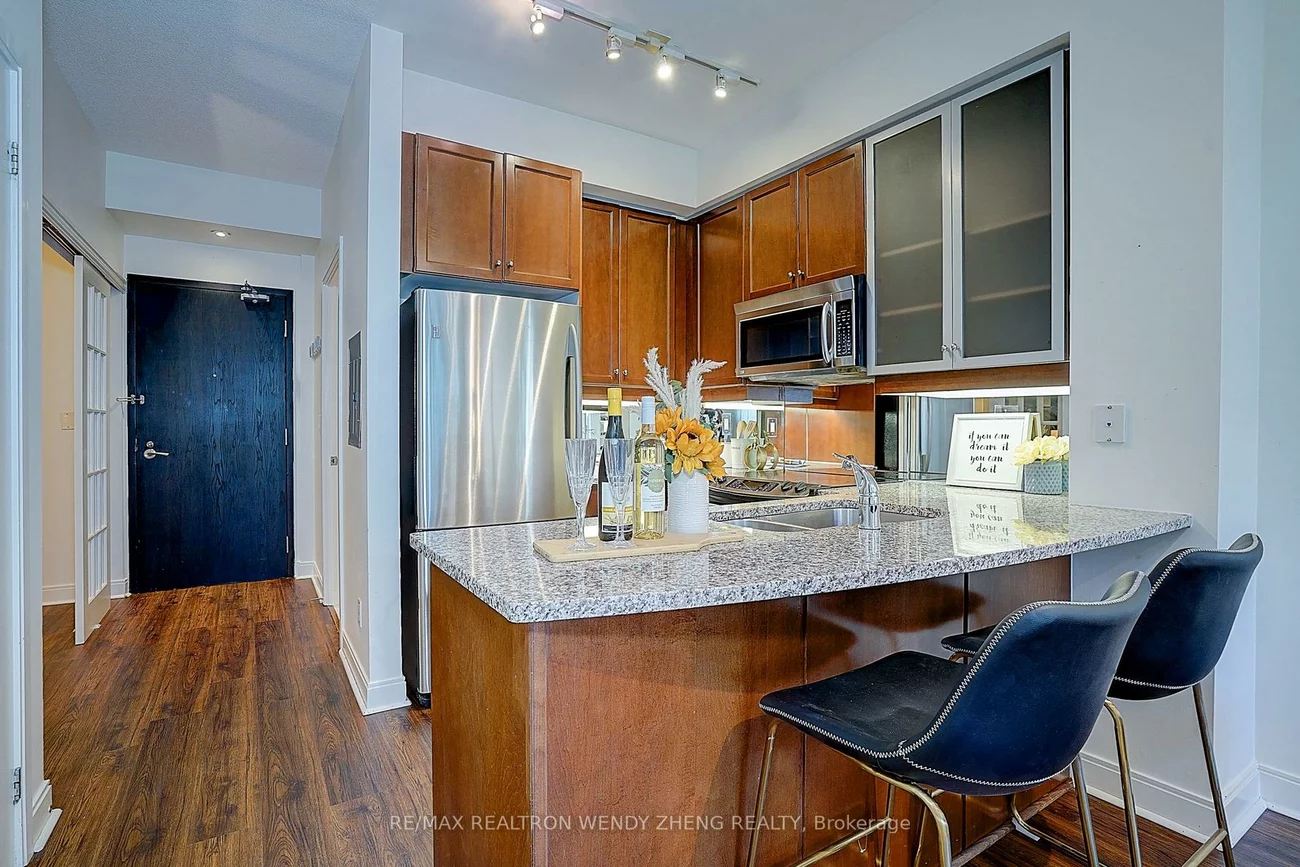 21, Scollard, Annex, Toronto