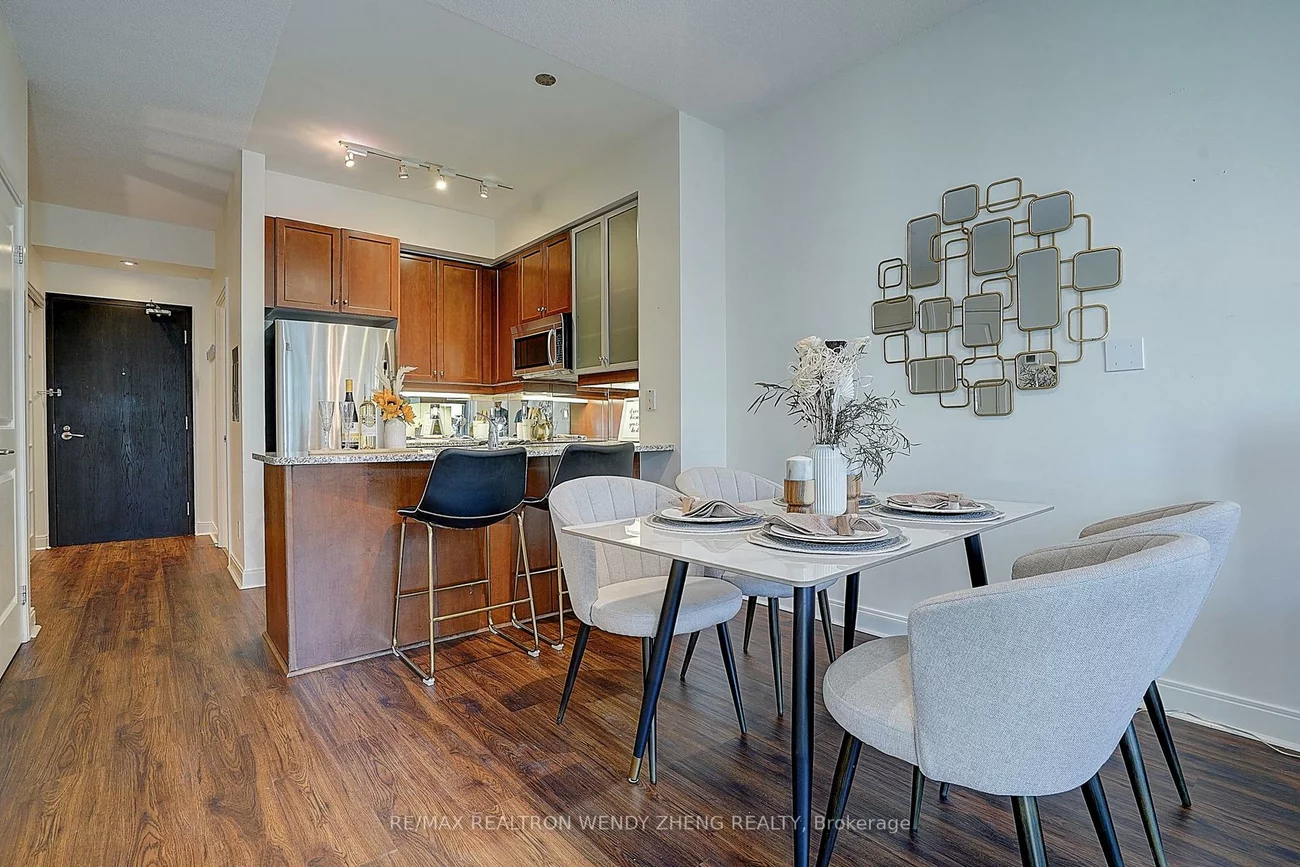 21, Scollard, Annex, Toronto