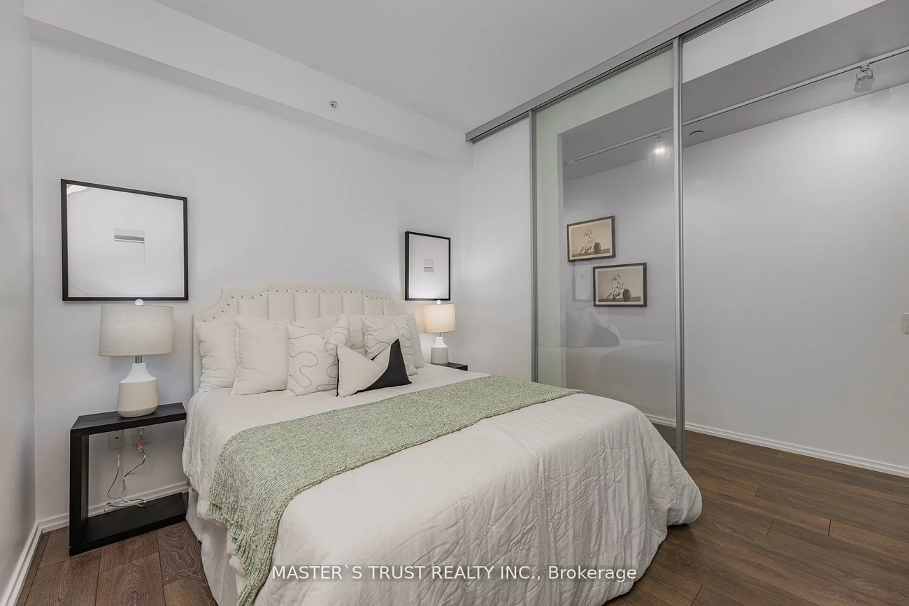 45, Charles, Church-Yonge Corridor, Toronto