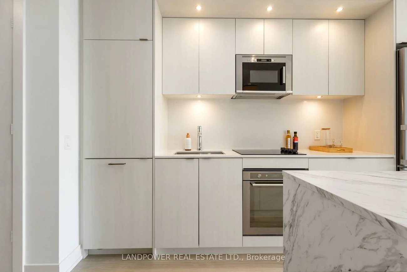 30, Inn On The Park, Banbury-Don Mills, Toronto