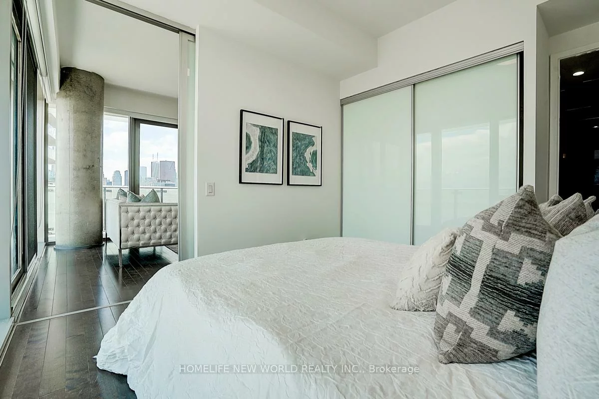 390, Cherry, Waterfront Communities C8, Toronto