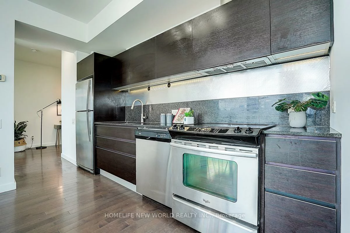 390, Cherry, Waterfront Communities C8, Toronto